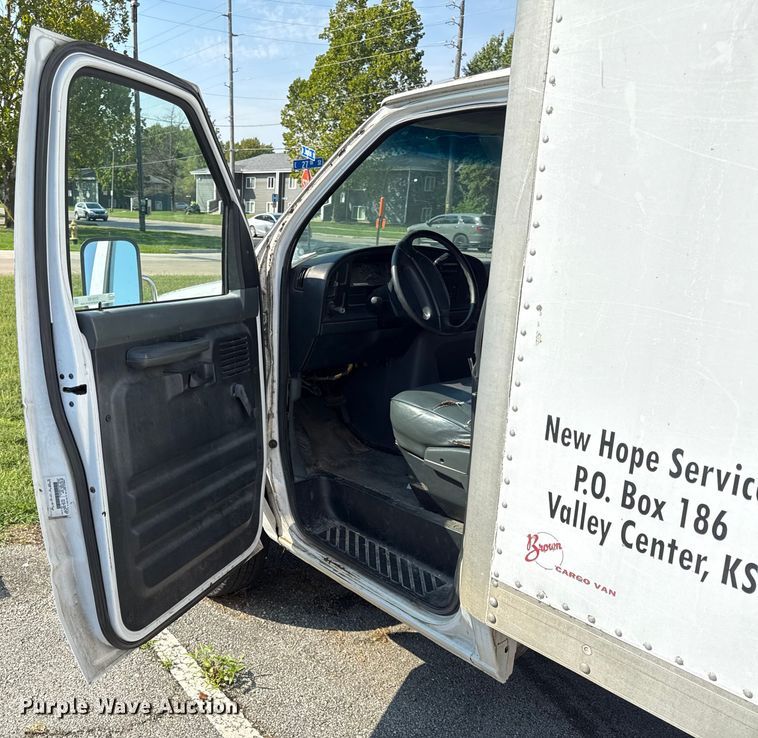 image for item DY8185 1995 Ford E350  box truck