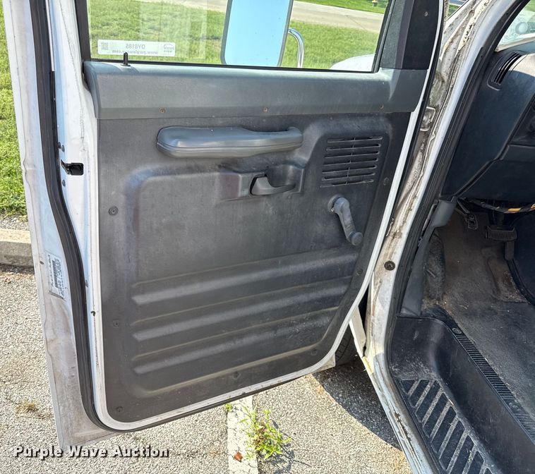 image for item DY8185 1995 Ford E350  box truck