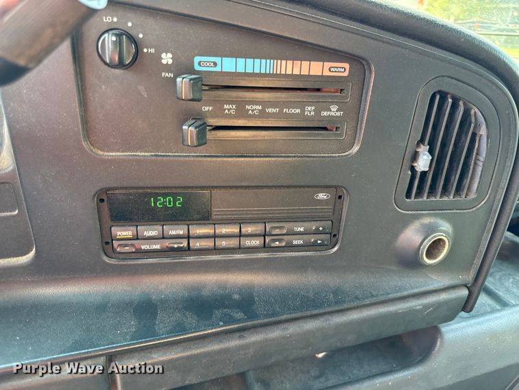 image for item DY8185 1995 Ford E350  box truck