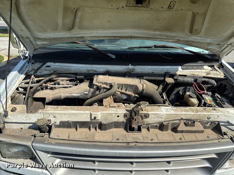 image for item DY8185 1995 Ford E350  box truck