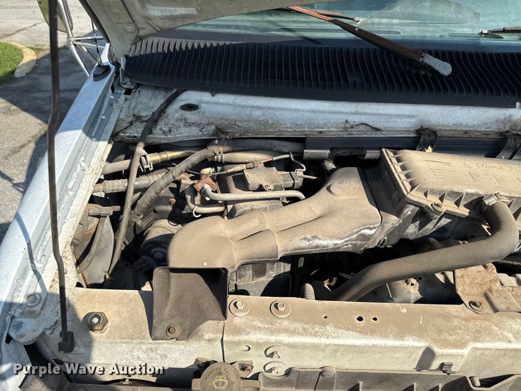 image for item DY8185 1995 Ford E350  box truck