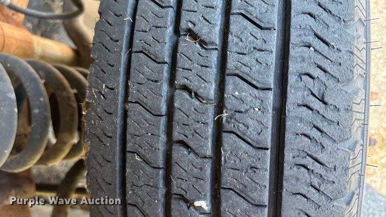 image for item DY8185 1995 Ford E350  box truck