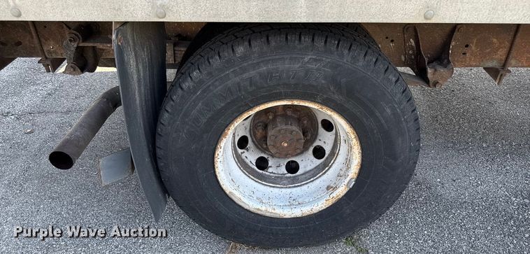 image for item DY8185 1995 Ford E350  box truck