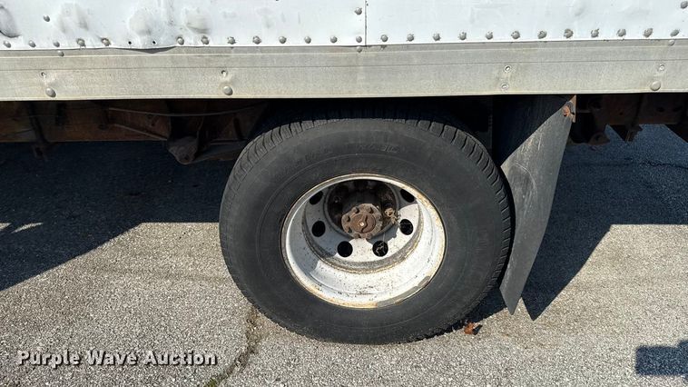 image for item DY8185 1995 Ford E350  box truck