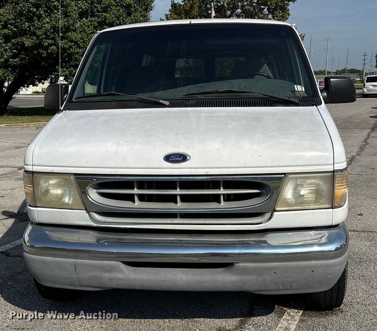 image for item DY8186 1999 Ford E350 van