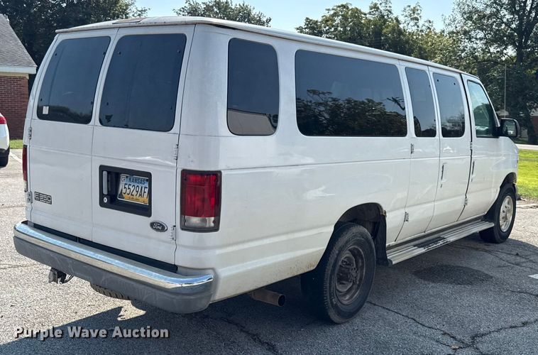 image for item DY8186 1999 Ford E350 van