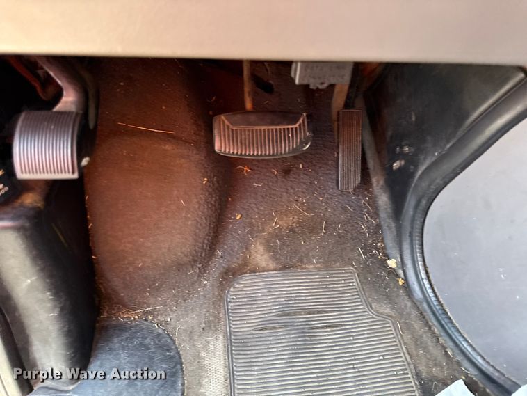 image for item DY8186 1999 Ford E350 van