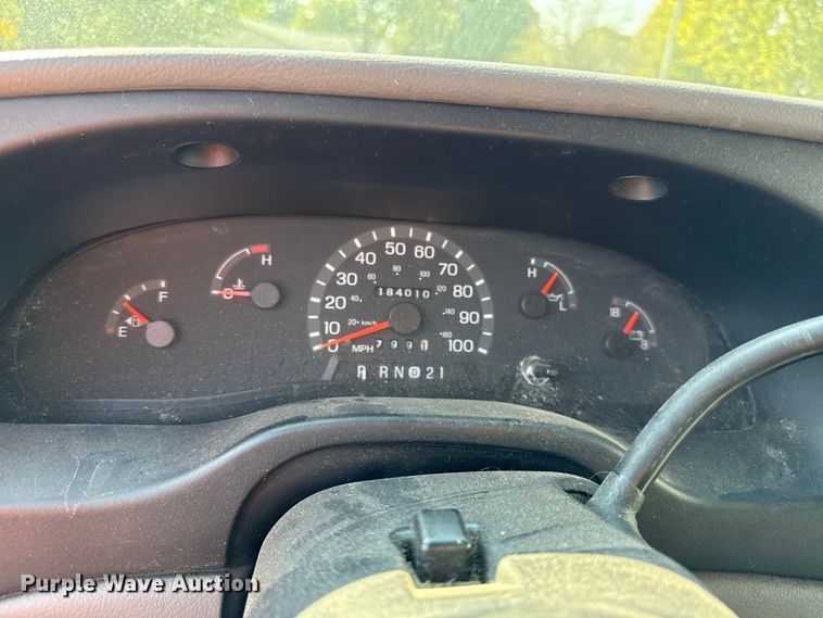 image for item DY8186 1999 Ford E350 van