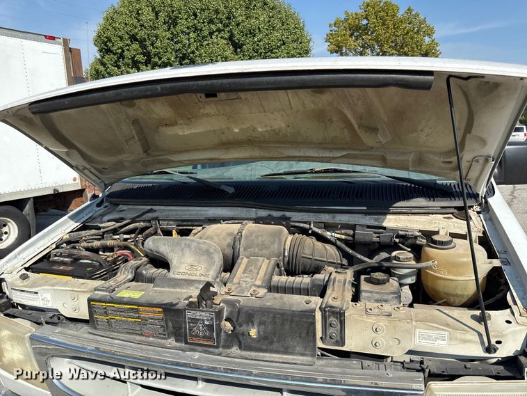 image for item DY8186 1999 Ford E350 van