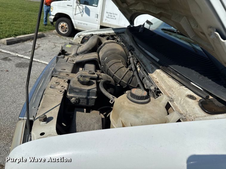 image for item DY8186 1999 Ford E350 van