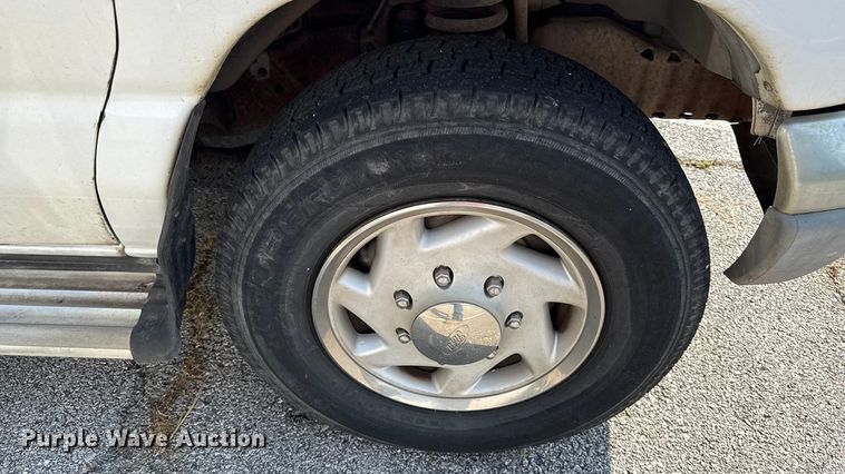 image for item DY8186 1999 Ford E350 van