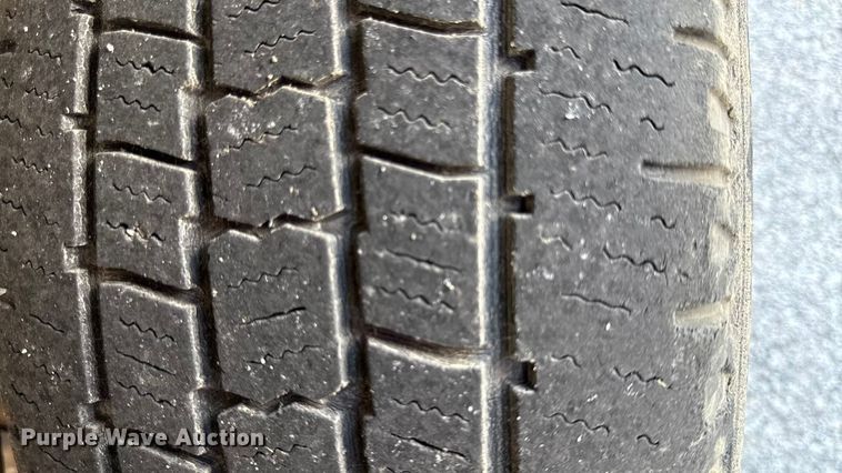 image for item DY8186 1999 Ford E350 van