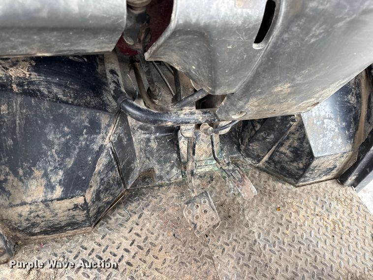 image for item DY8229 2012 Kawasaki Mule 610 utility vehicle