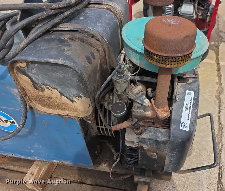 image for item DZ6330 Miller AEAD-200LE welder/generator