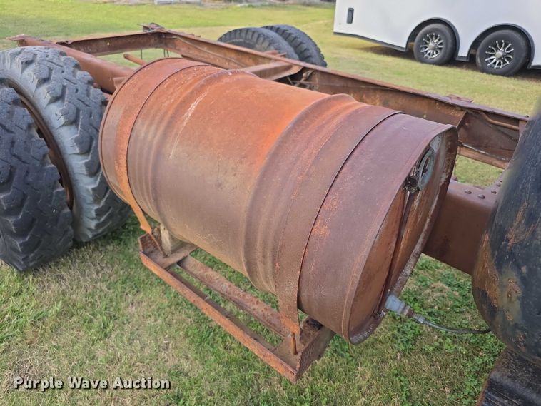 image for item DZ6393 1952 GMC 350  truck cab and chassis