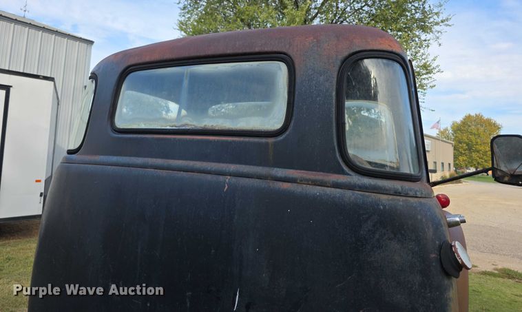 image for item DZ6393 1952 GMC 350  truck cab and chassis