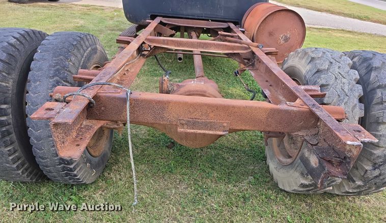 image for item DZ6393 1952 GMC 350  truck cab and chassis