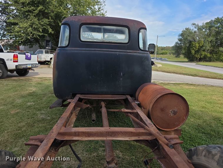 image for item DZ6393 1952 GMC 350  truck cab and chassis