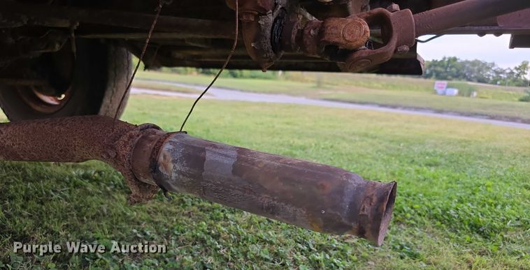 image for item DZ6393 1952 GMC 350  truck cab and chassis