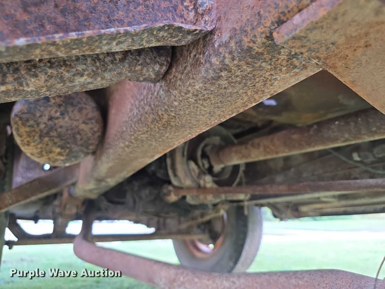 image for item DZ6393 1952 GMC 350  truck cab and chassis