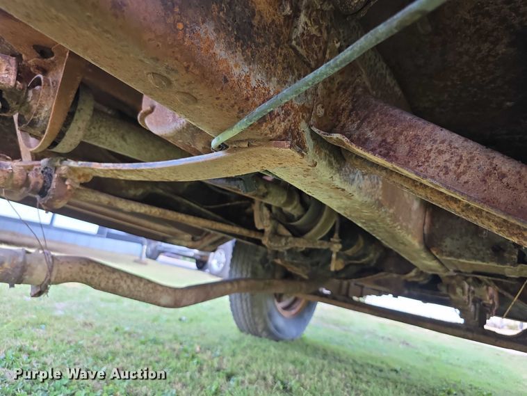 image for item DZ6393 1952 GMC 350  truck cab and chassis