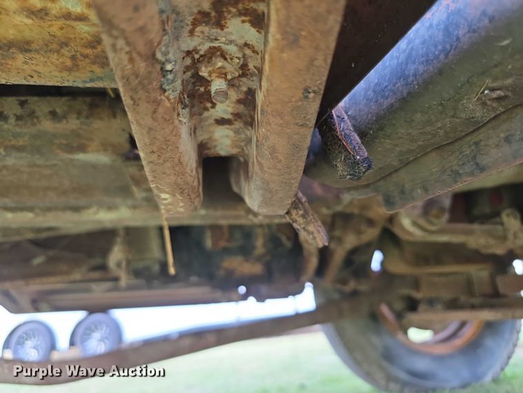 image for item DZ6393 1952 GMC 350  truck cab and chassis