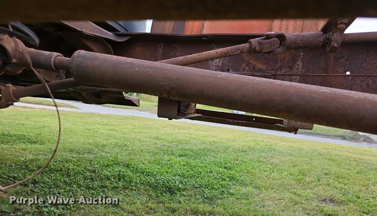 image for item DZ6393 1952 GMC 350  truck cab and chassis