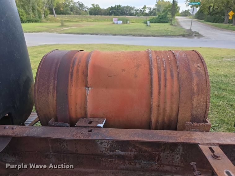 image for item DZ6393 1952 GMC 350  truck cab and chassis