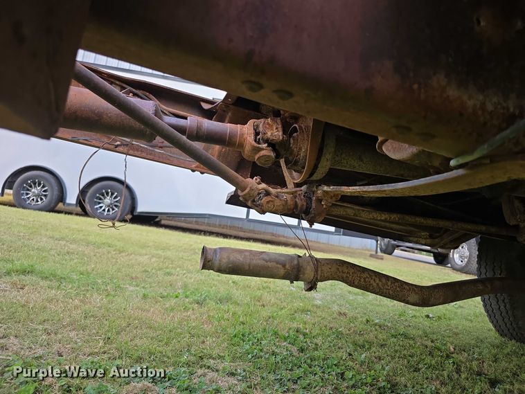 image for item DZ6393 1952 GMC 350  truck cab and chassis