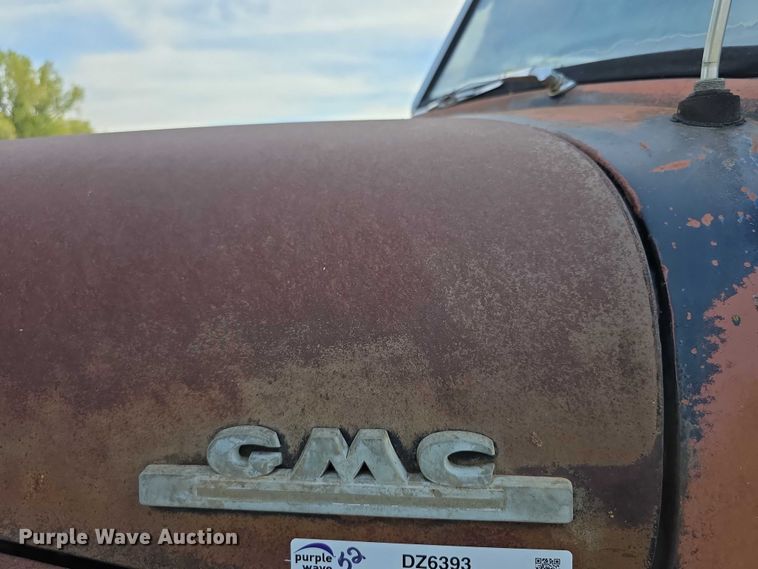 image for item DZ6393 1952 GMC 350  truck cab and chassis