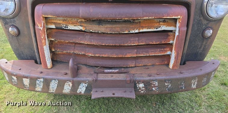 image for item DZ6393 1952 GMC 350  truck cab and chassis