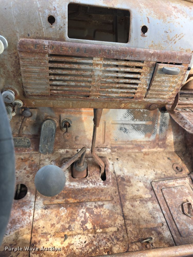 image for item DZ6393 1952 GMC 350  truck cab and chassis