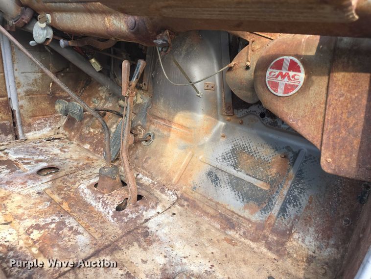 image for item DZ6393 1952 GMC 350  truck cab and chassis