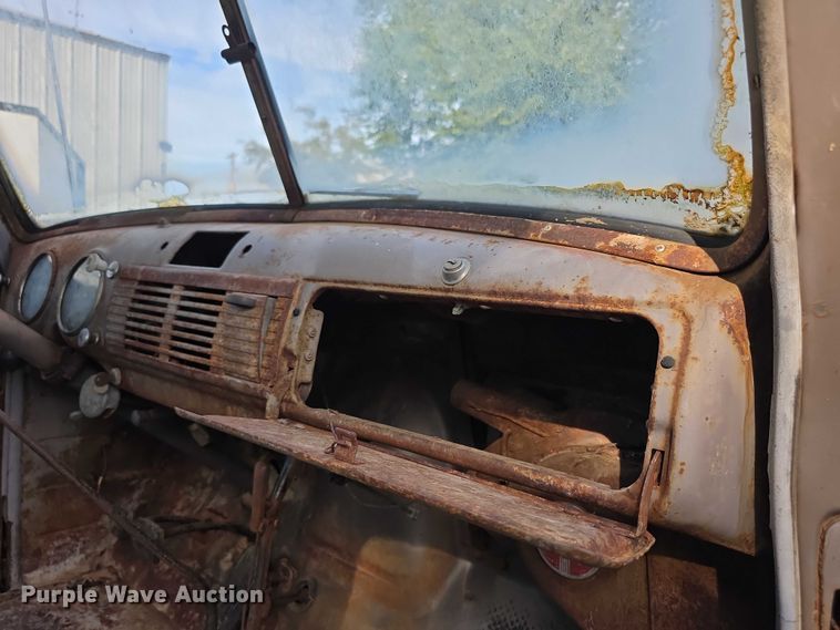 image for item DZ6393 1952 GMC 350  truck cab and chassis