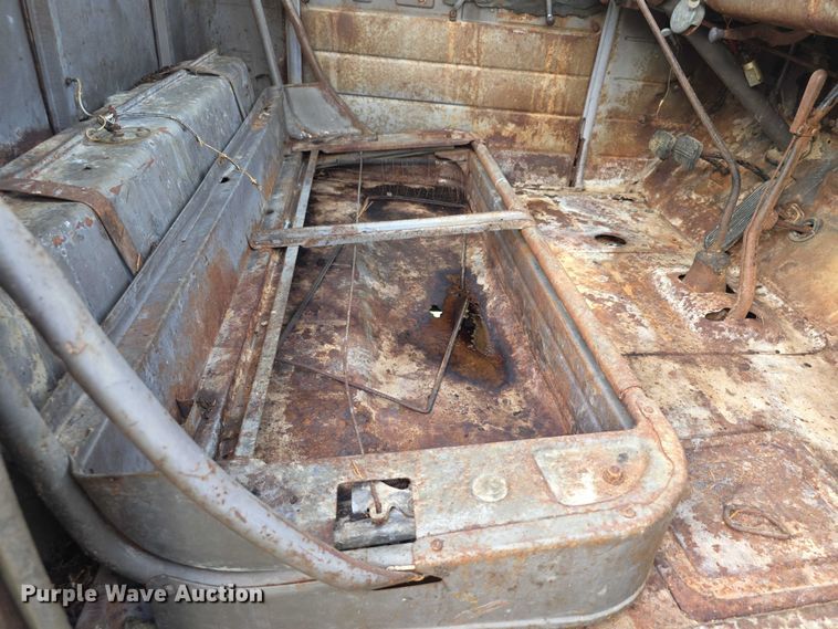 image for item DZ6393 1952 GMC 350  truck cab and chassis