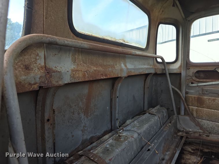 image for item DZ6393 1952 GMC 350  truck cab and chassis