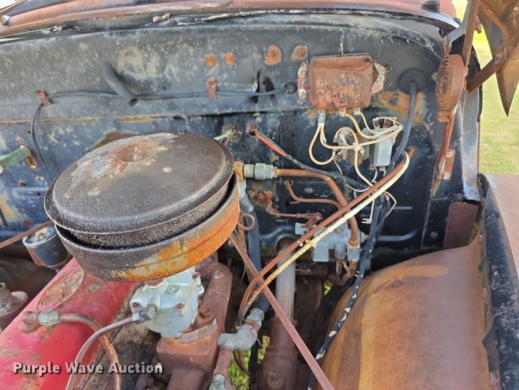 image for item DZ6393 1952 GMC 350  truck cab and chassis