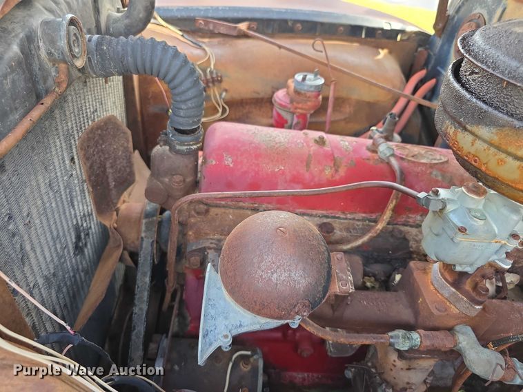 image for item DZ6393 1952 GMC 350  truck cab and chassis