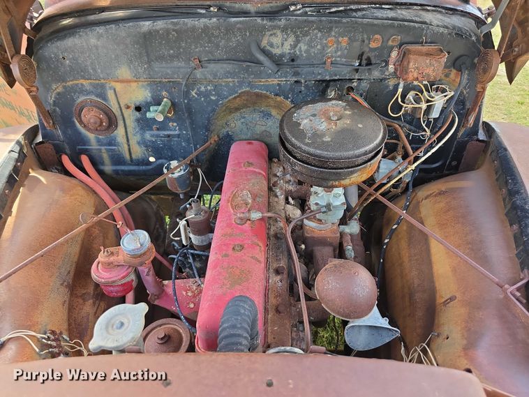 image for item DZ6393 1952 GMC 350  truck cab and chassis