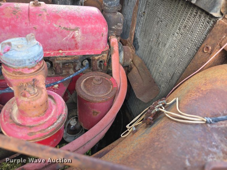 image for item DZ6393 1952 GMC 350  truck cab and chassis