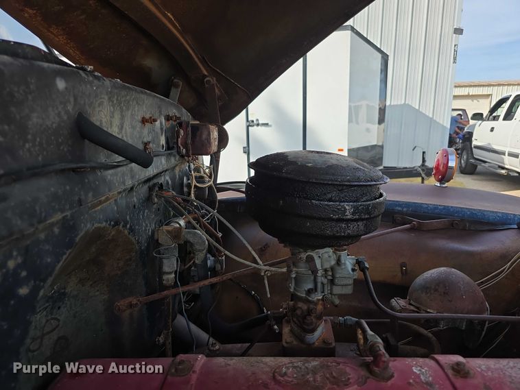 image for item DZ6393 1952 GMC 350  truck cab and chassis