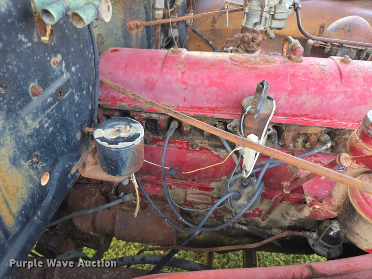 image for item DZ6393 1952 GMC 350  truck cab and chassis