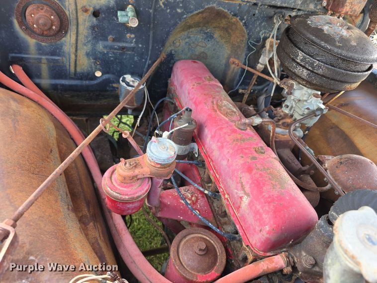 image for item DZ6393 1952 GMC 350  truck cab and chassis