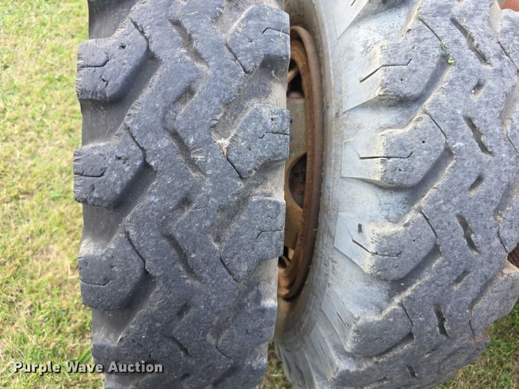 image for item DZ6393 1952 GMC 350  truck cab and chassis