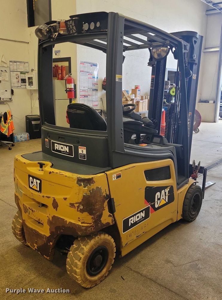 MONTACARGAS ELéCTRICO CATERPILLAR EP4000