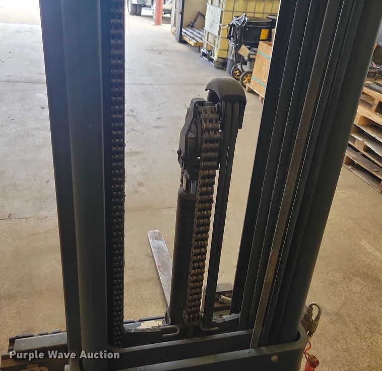 image for item DZ6588 Caterpillar EP4000 forklift