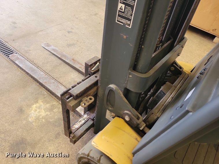 image for item DZ6588 Caterpillar EP4000 forklift