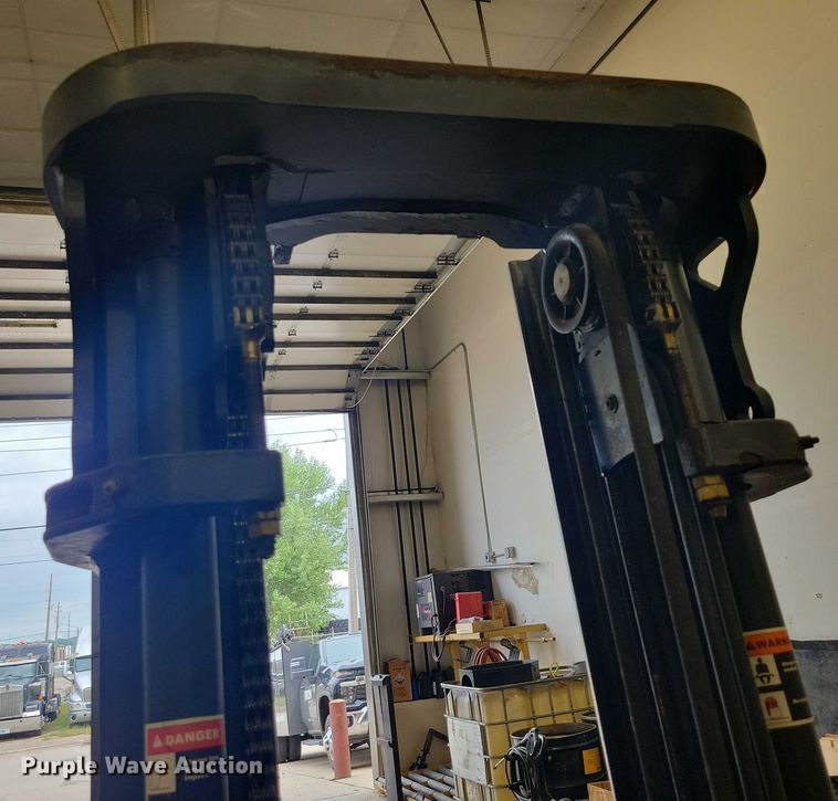 image for item DZ6588 Caterpillar EP4000 forklift