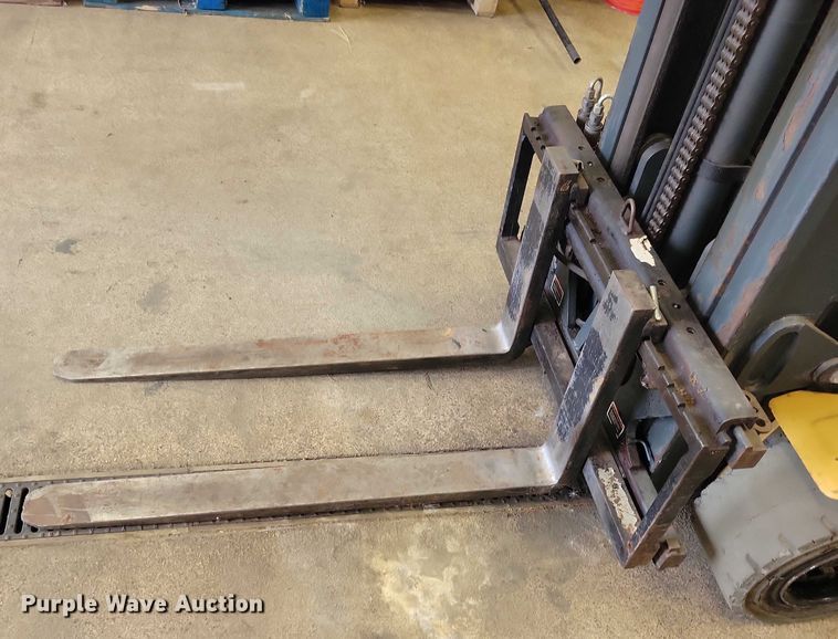 image for item DZ6588 Caterpillar EP4000 forklift