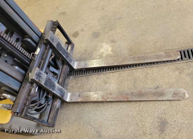 image for item DZ6588 Caterpillar EP4000 forklift